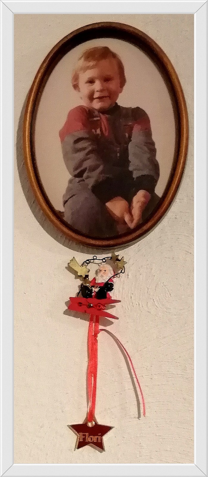 ... Ein Bild von mir, als ich noch ein junger Sternenflotten-Kadett war 😉🚀⚓ Darunter hängt mein Abzeichen ⭐🤣